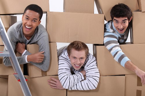 Moving truck service for Lambeth residential and commercial relocations