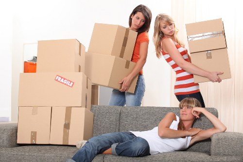 Moving van and packing support for a Lambeth property